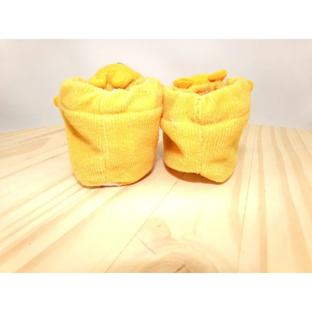 Disney Store Winnie the Pooh Baby Shoes Slippers Russ 2011 Up to 10 Months